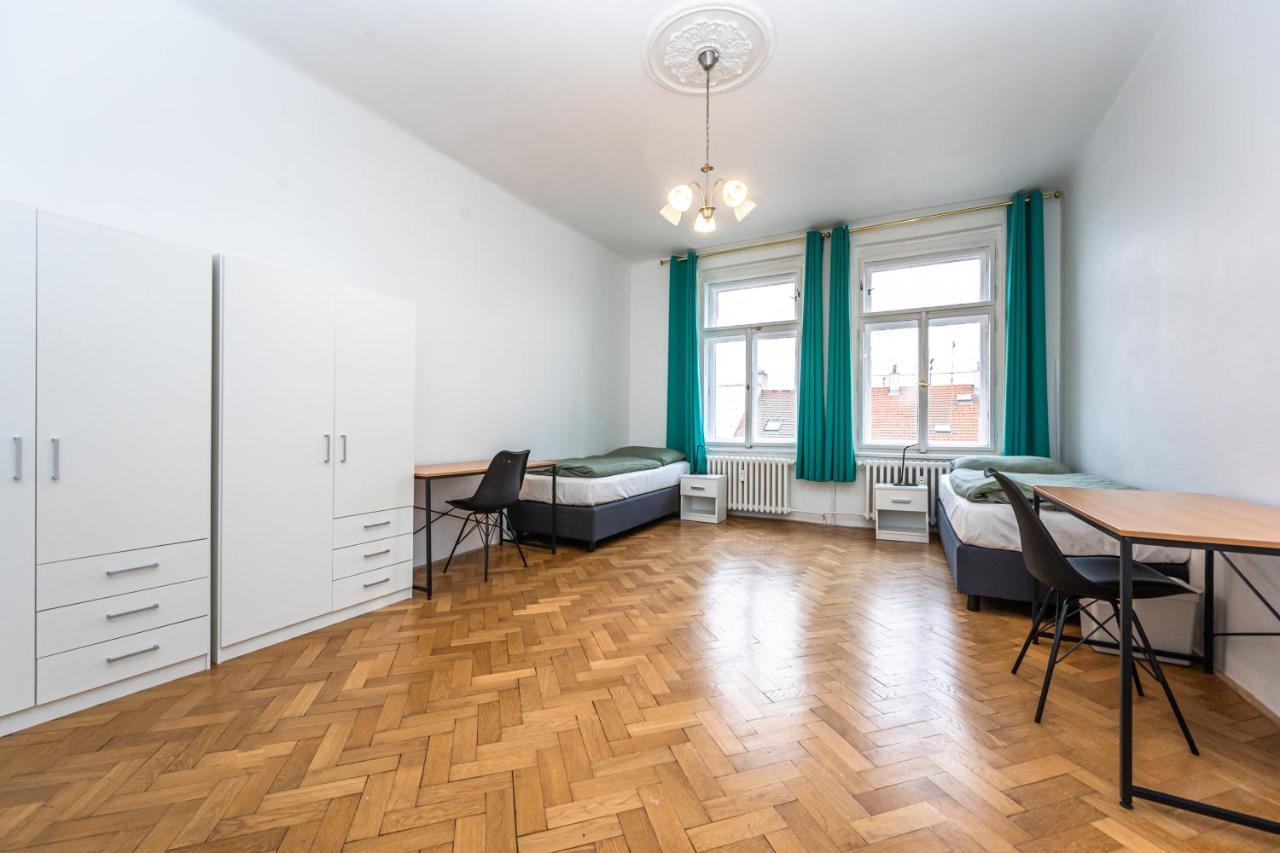 Apartments Safarikova 18 Prague Exterior photo
