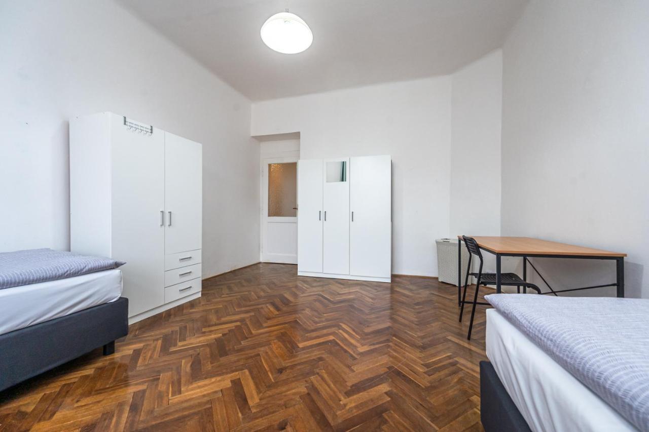 Apartments Safarikova 18 Prague Exterior photo